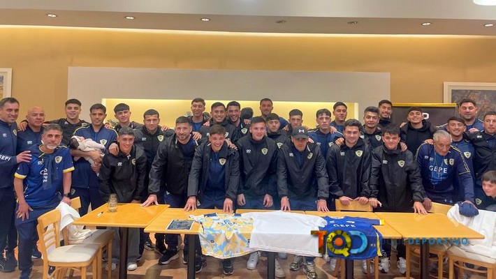 Huracán presentó oficialmente el plantel y la «pilcha» para el Regional